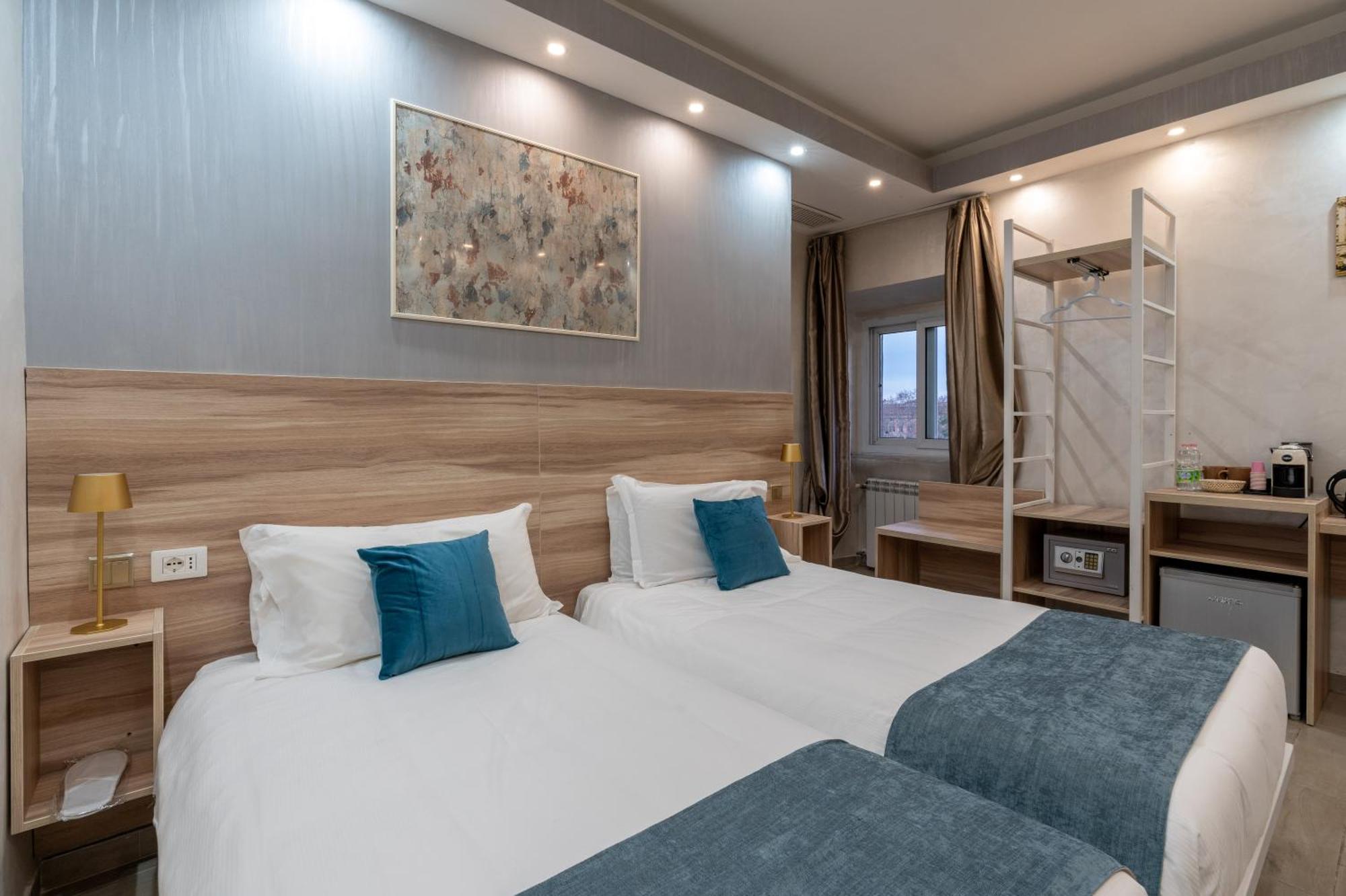 Leone D'Oro Guesthouse - Close To Piazza Vittorio Рим Екстериор снимка