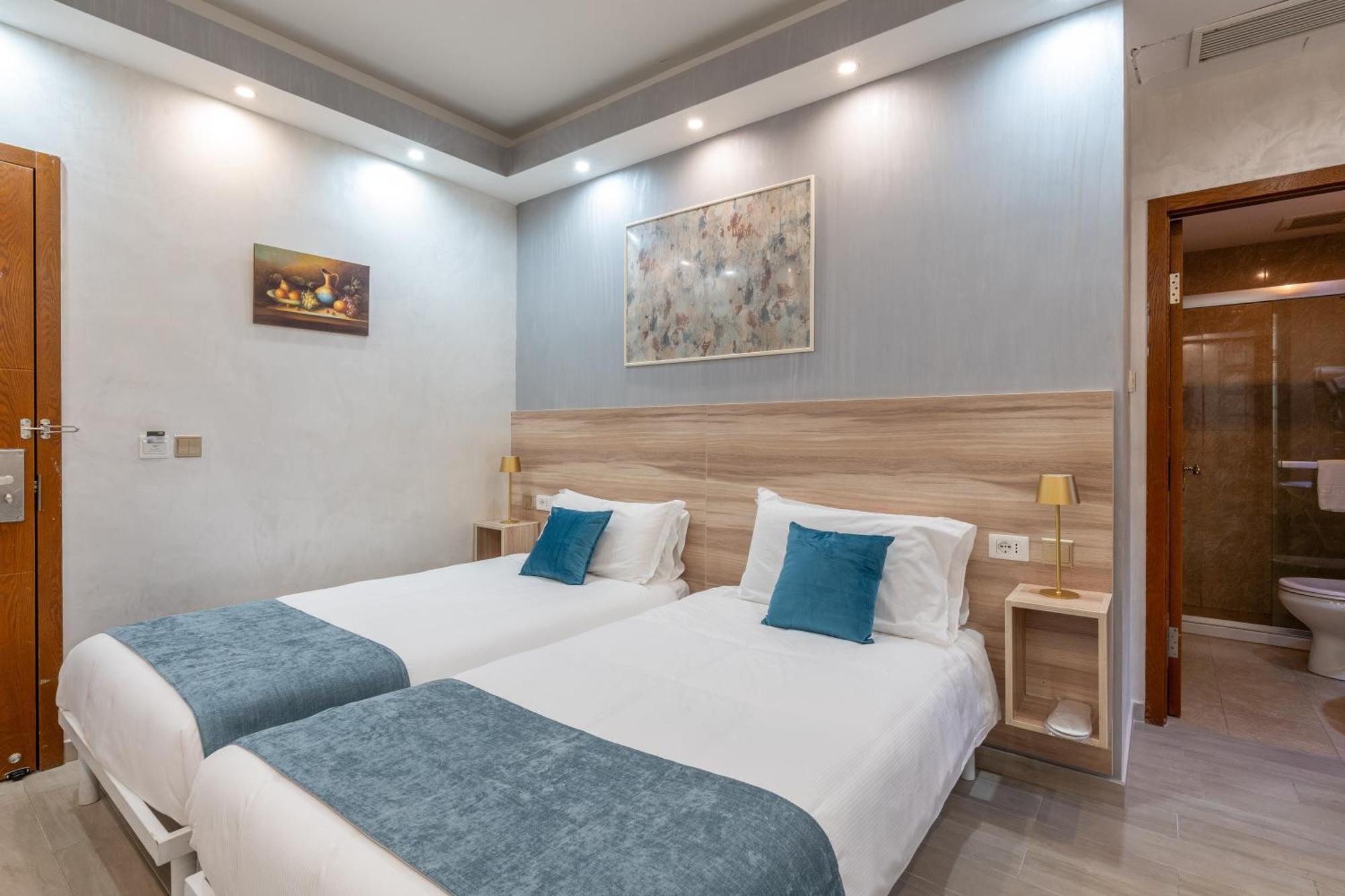Leone D'Oro Guesthouse - Close To Piazza Vittorio Рим Екстериор снимка