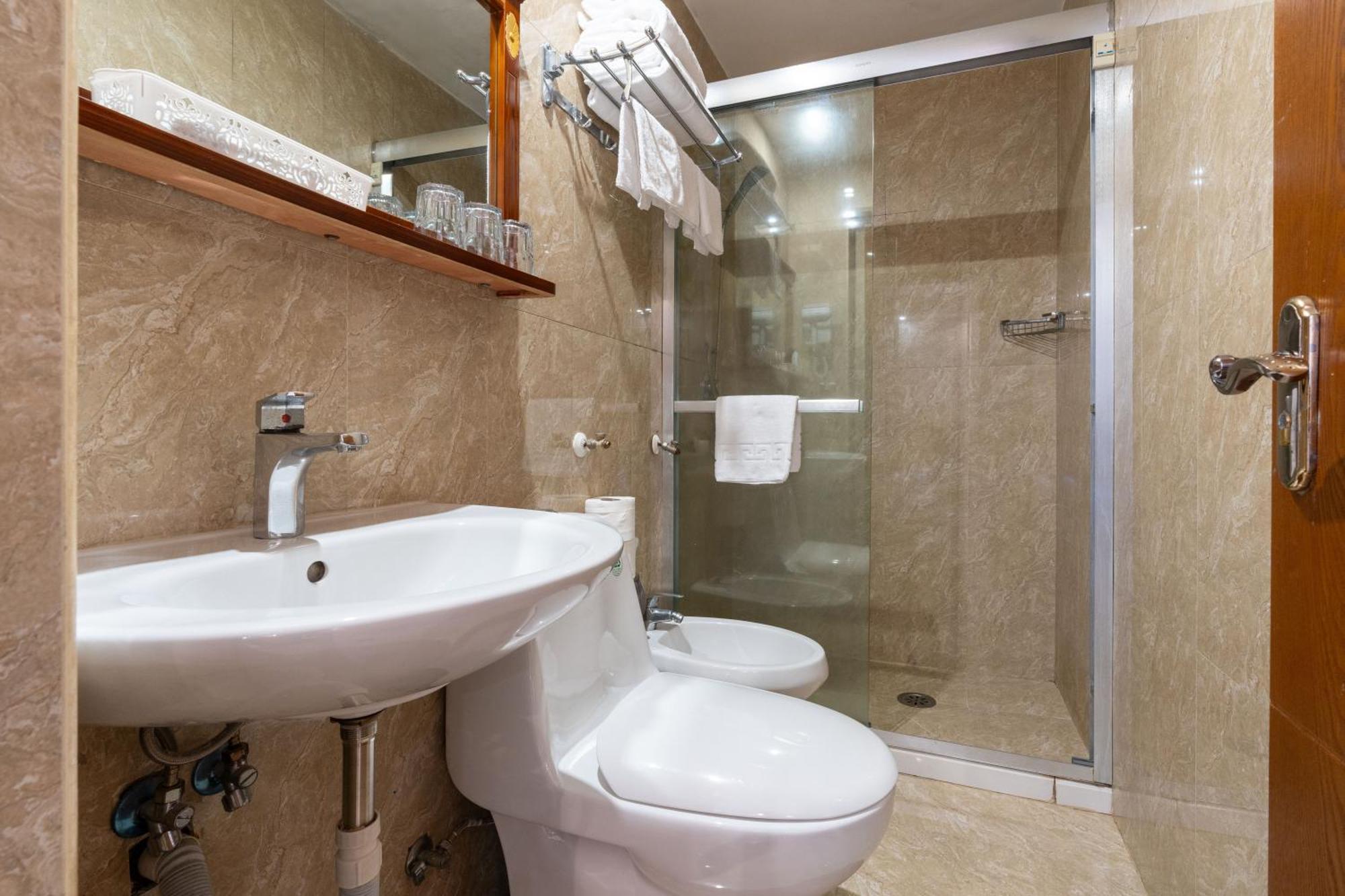 Leone D'Oro Guesthouse - Close To Piazza Vittorio Рим Екстериор снимка